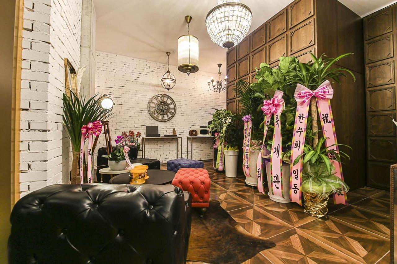 צ'ונצ'און Lerocherrouge Hotel מראה חיצוני תמונה